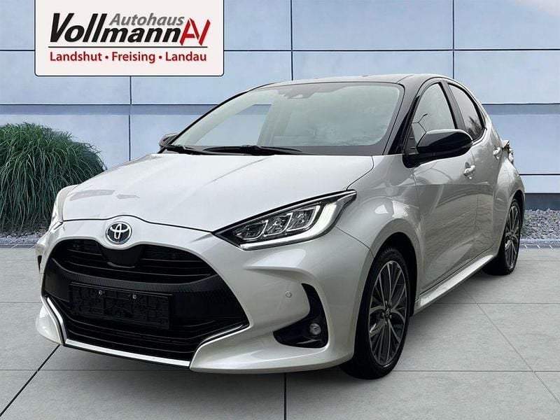 Weiß Gebraucht 2022 Toyota Yaris Hybrid Elegant Limousine | 18.890 € (Fairer Preis) - Bild 1/4