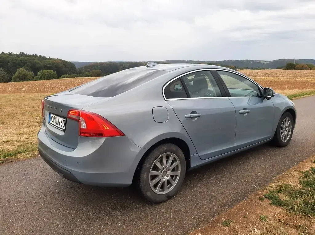 Gebraucht Volvo S60 163 PS (119 kW) 2010 Blau Limousine