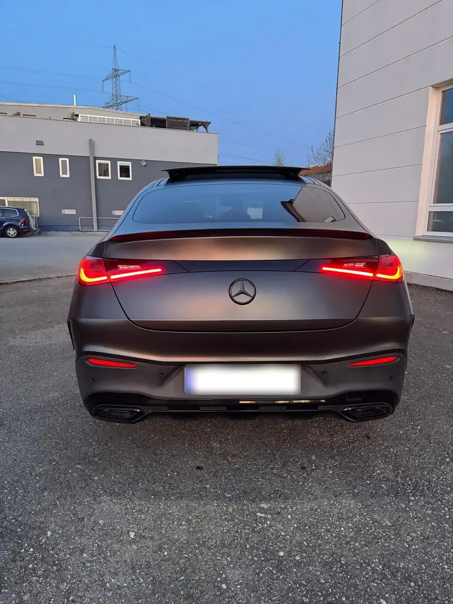 Gebraucht Mercedes GLC300 333 PS (244 kW) 2025 Schwarz SUV