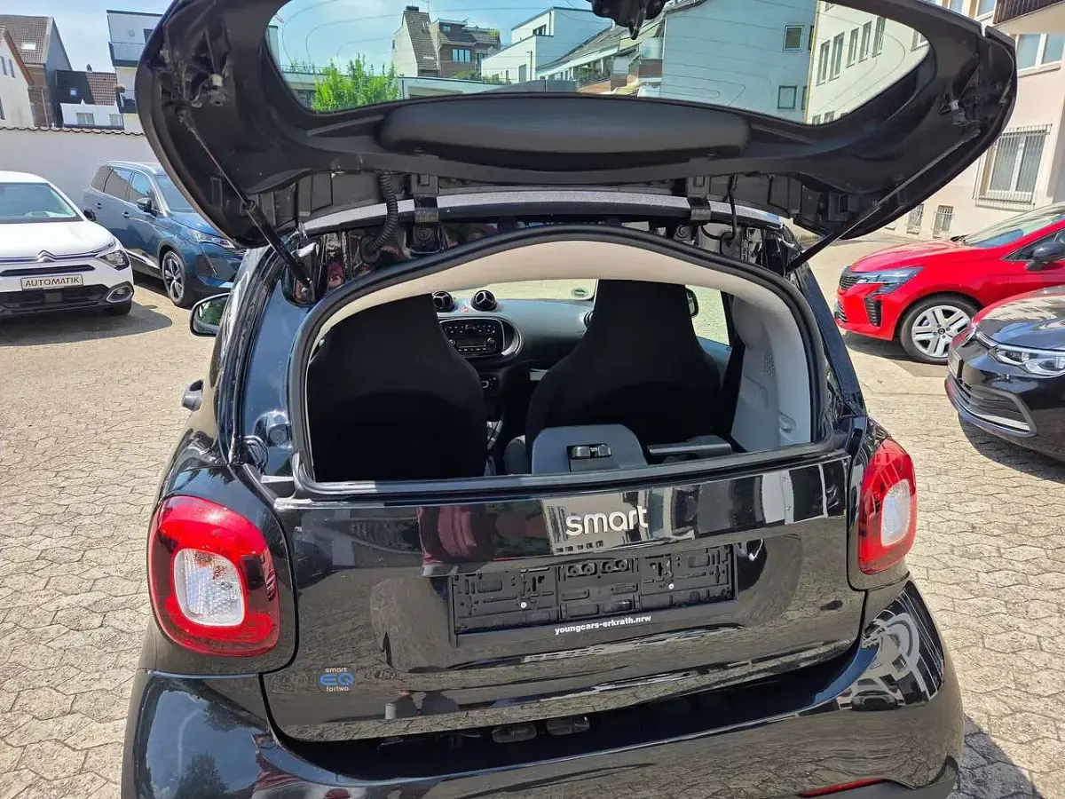 Gebraucht Smart ForTwo Coupé 60 kW (82 PS) 2022 Nachtschwarz Kleinwagen