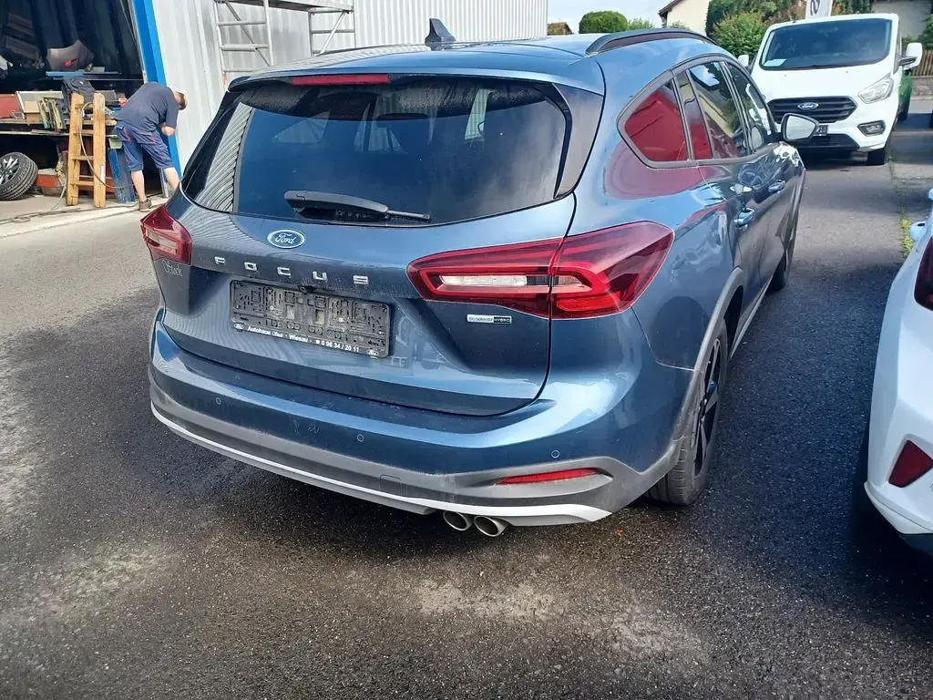 Gebraucht Ford Focus Active 125 PS (91 kW) 2022 Blau Kombi