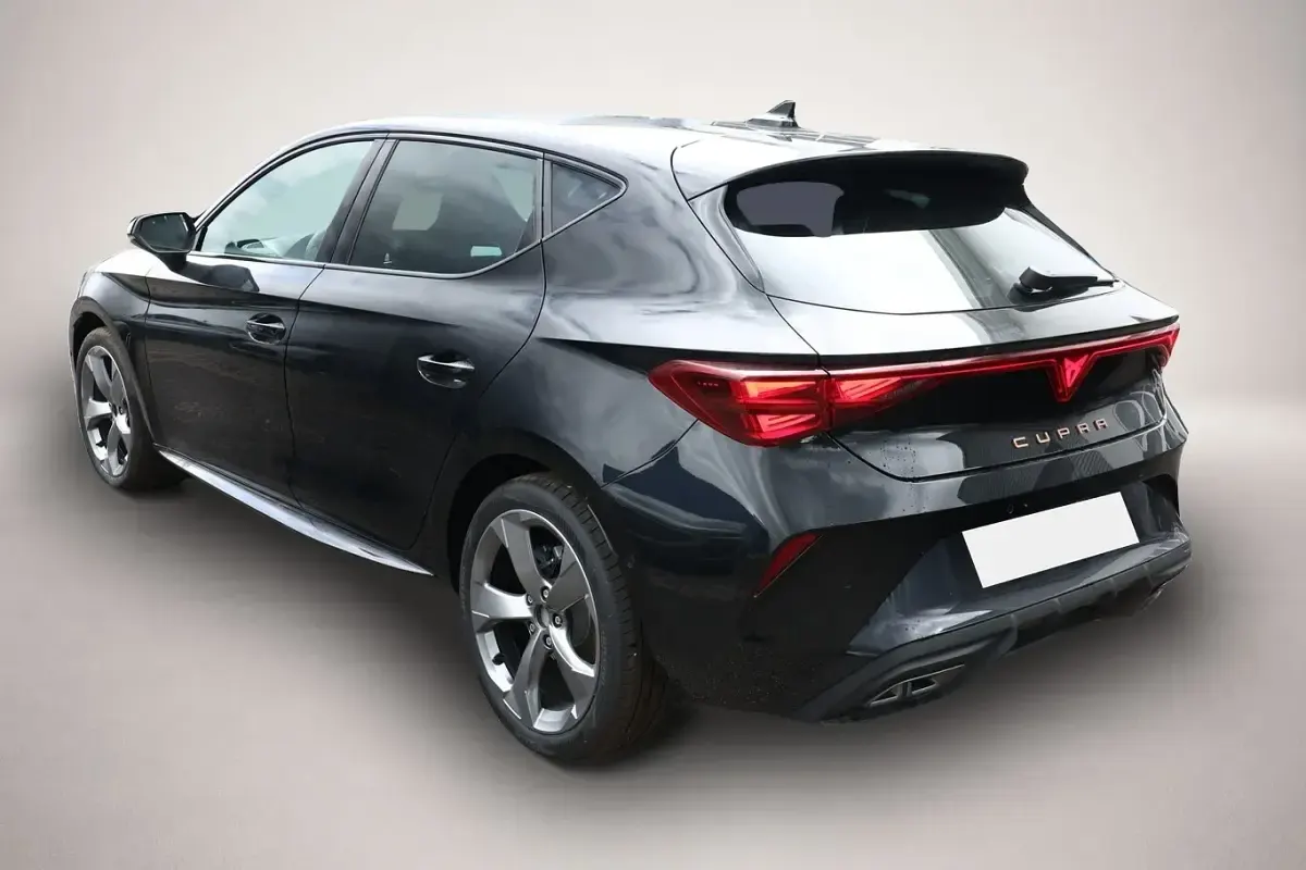 Neu Cupra Leon 150 PS (110 kW) 2026 Schwarz Limousine