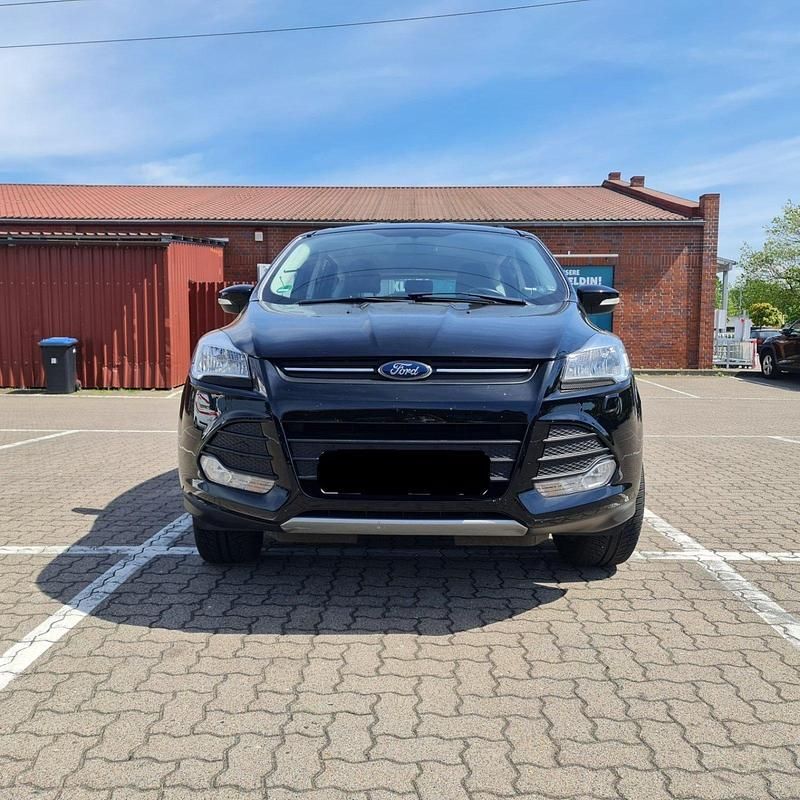 Gebraucht Ford Kuga 120 PS (88 kW) 2016 Schwarz SUV