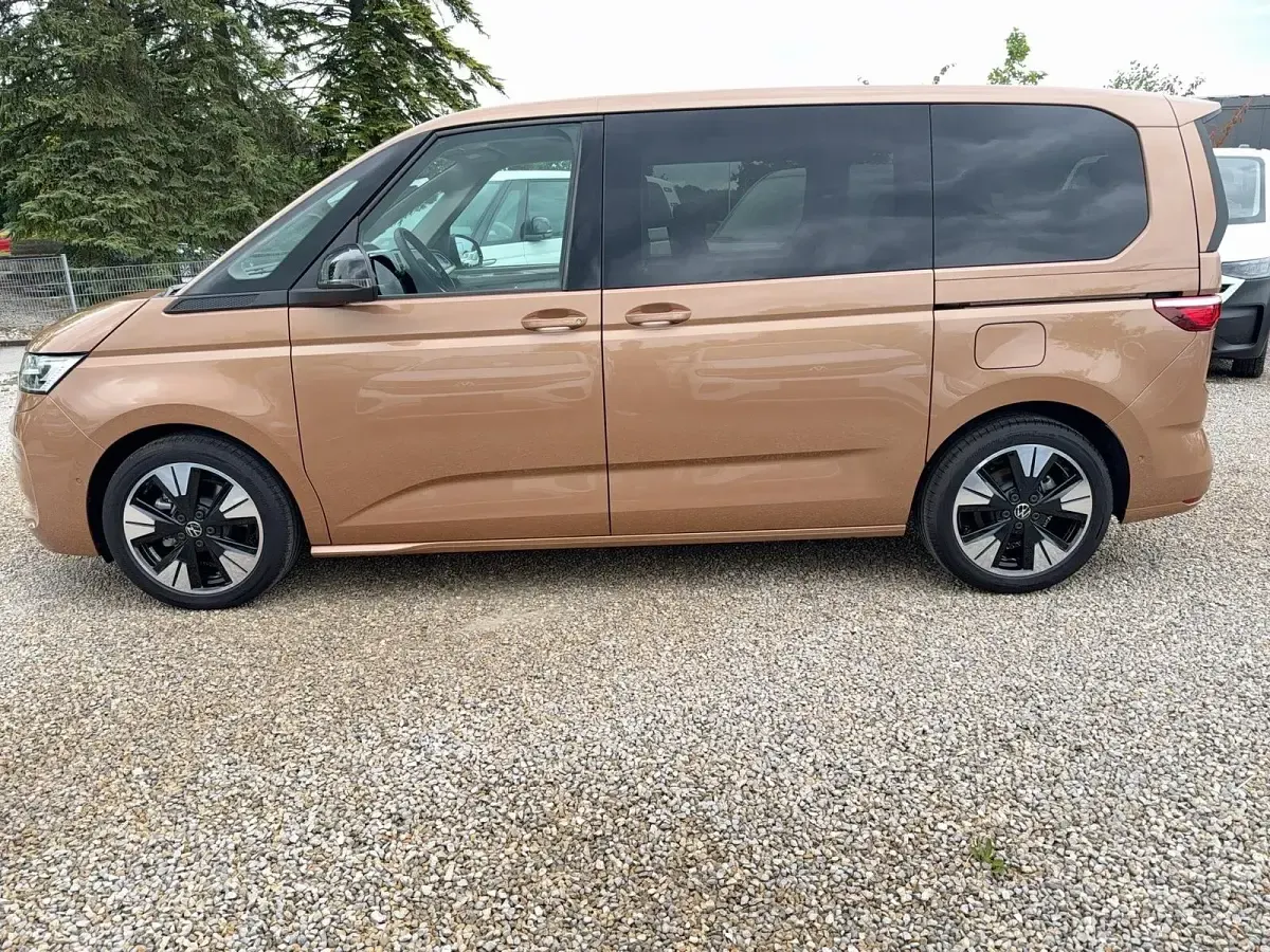 Neu VW Multivan Life 150 PS (110 kW) 2026 Copper bronze metallic Van / Kleinbus