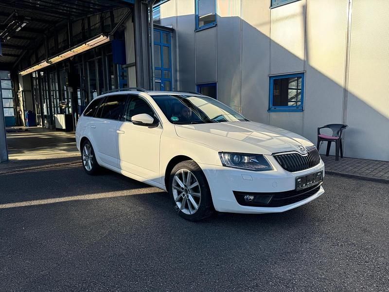 Weiß Gebraucht 2013 Skoda Octavia Elegance Kombi | 7.000 € (Fairer Preis) - Bild 1/4