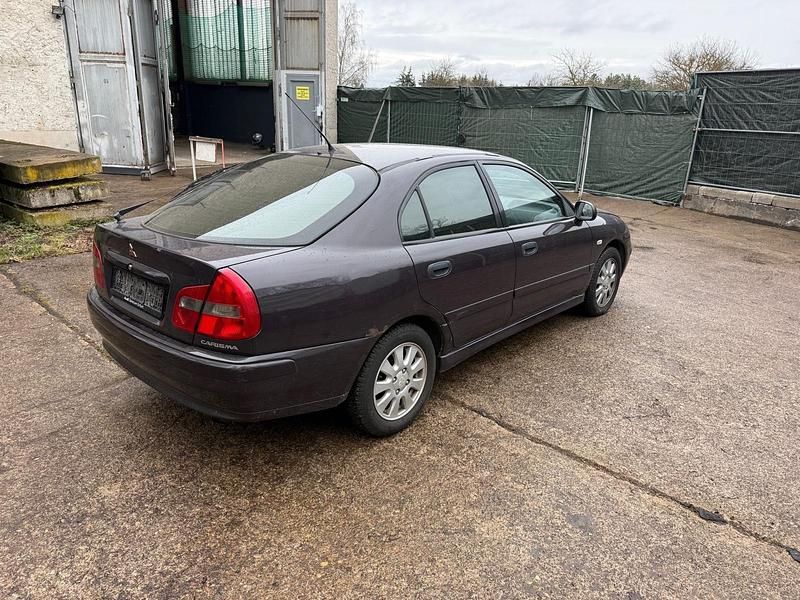Gebraucht Mitsubishi Carisma 122 PS (89 kW) 2002 Violet Limousine