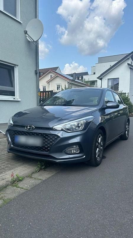 Grau Gebraucht 2018 Hyundai i20 Active Kleinwagen | 10.500 € (Guter Preis) - Bild 1/4