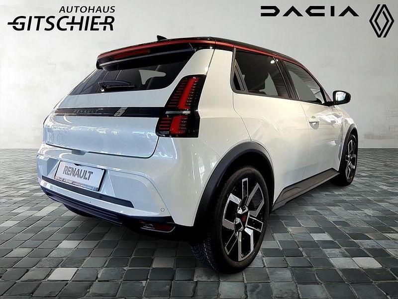 Neu Renault 5 E-Tech Urban 89 kW (122 PS) 2026 Perlmuttweiß metallic, black Limousine