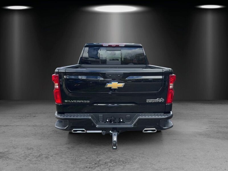 Gebraucht Chevrolet Silverado 426 PS (313 kW) 2024 Schwarz SUV