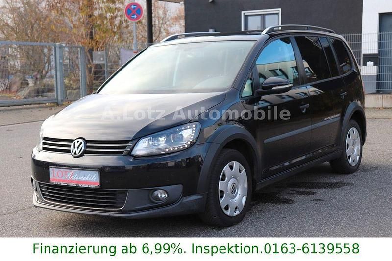Schwarz Gebraucht 2011 VW Touran Cross Van / Kleinbus | 9.490 € (Fairer Preis) - Bild 1/4
