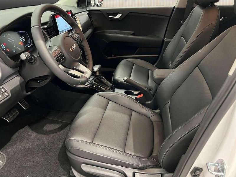 Gebraucht Kia Stonic Platinum 120 PS (88 kW) 2025 Snow white SUV