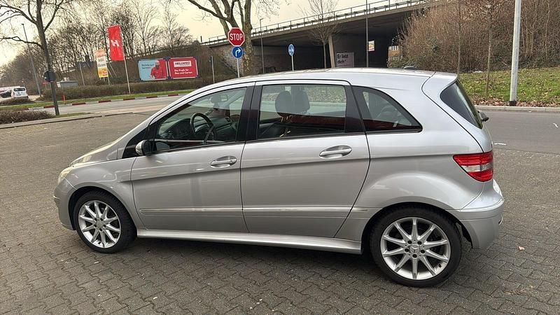 Gebraucht Mercedes B170 116 PS (85 kW) 2005 Silber Van / Kleinbus