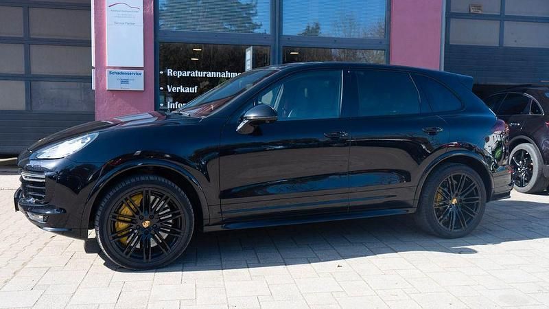 Gebraucht Porsche Cayenne Turbo S 570 PS (419 kW) 2016 Schwarz SUV