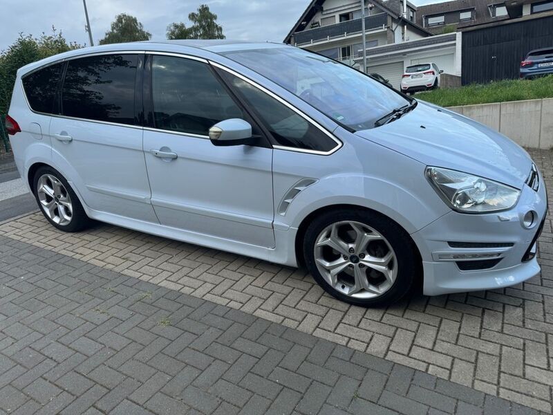 Weiß Gebraucht 2010 Ford S-MAX Titanium S Van / Kleinbus | 9.500 € (Etwas zu teuer) - Bild 1/2