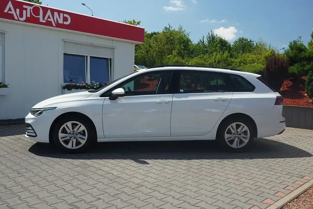 Gebraucht VW Golf VIII Life 110 PS (80 kW) 2021 Weiß Kombi