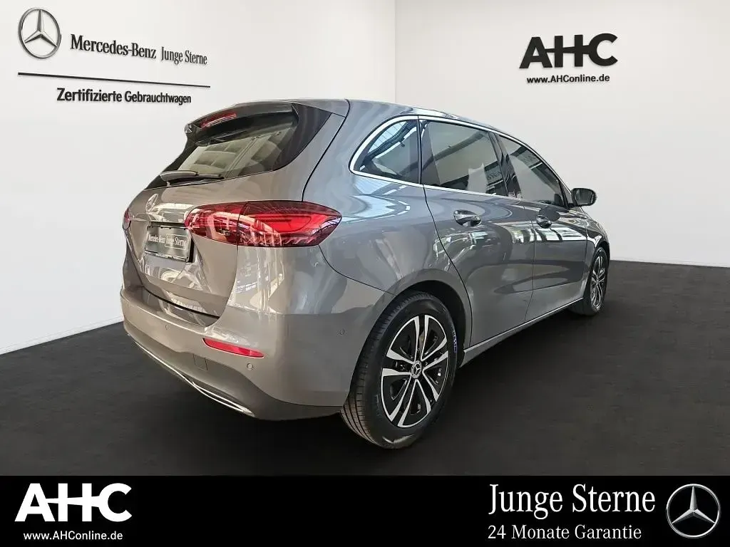 Gebraucht Mercedes B200 Progressive 163 PS (119 kW) 2025 Grau Kleinwagen