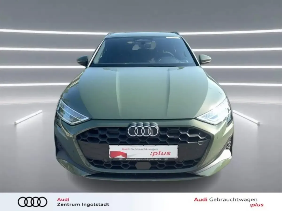 Gebraucht Audi A3 Sportback e-tron Comfort 204 PS (150 kW) 2026 Distriktgrün metallic Kleinwagen