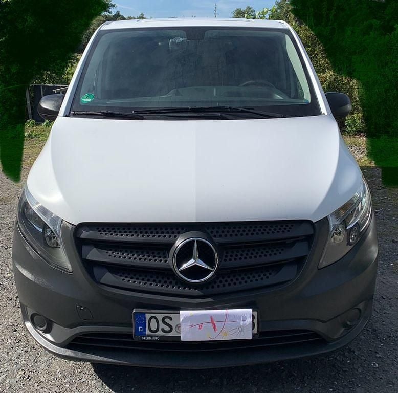 Weiß Gebraucht 2018 Mercedes Vito Van | 16.999 € (Guter Preis) - Bild 1/4