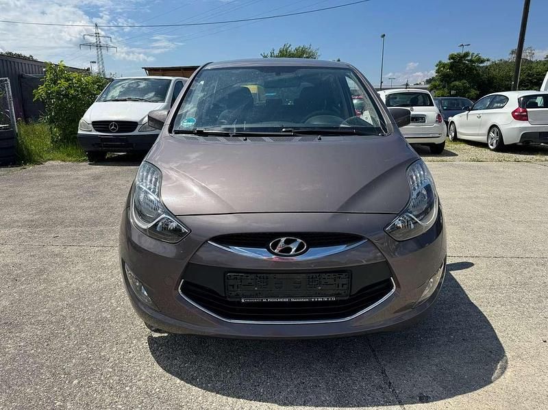 Gebraucht Hyundai ix20 Classic 90 PS (66 kW) 2011 Bronze Kleinwagen