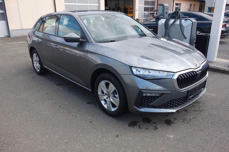 Neu Skoda Scala Selection 116 PS (85 kW) 2026 Grau Kleinwagen