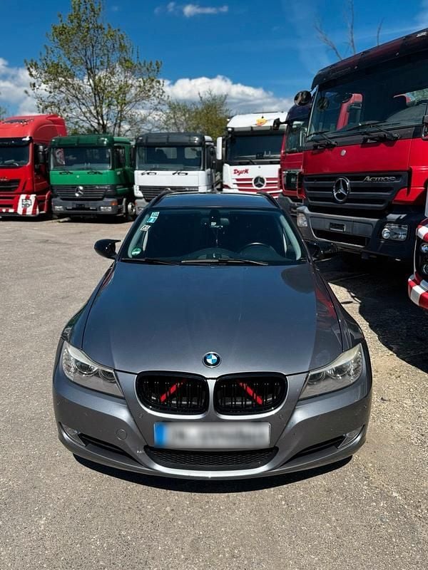 Usata BMW 318 143 CV (105 kW) 2012 Grigio Station wagon