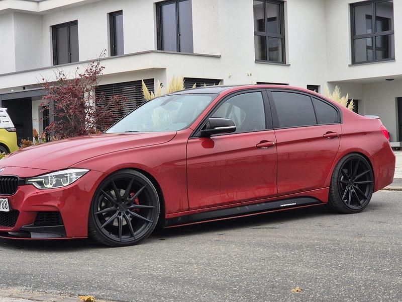 Rot Gebraucht 2017 BMW 330 Limousine | 27.100 € (Teuer) - Bild 1/4