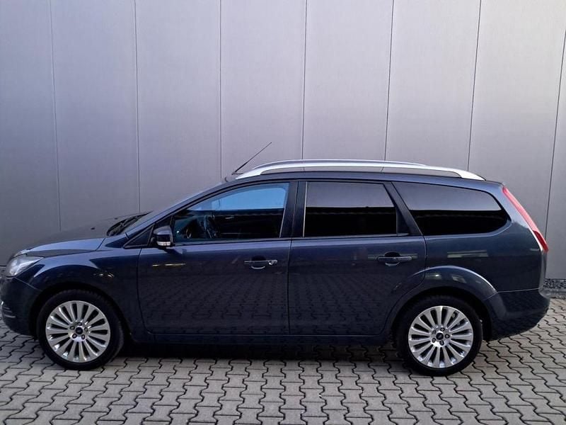 Gebraucht Ford Focus Titanium 125 PS (91 kW) 2008 Grau Limousine