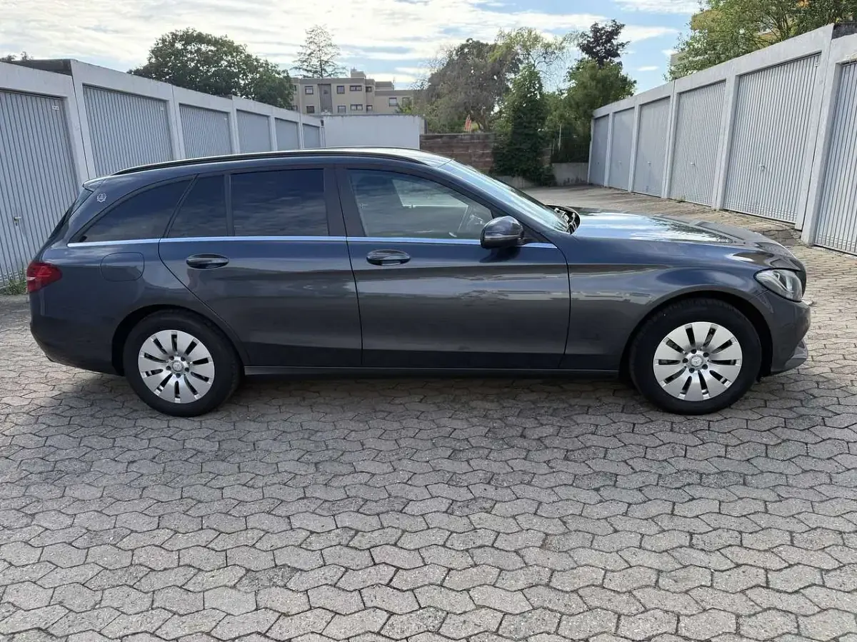 Gebraucht Mercedes C220 AMG Edition 1 170 PS (125 kW) 2016 Grau Kombi