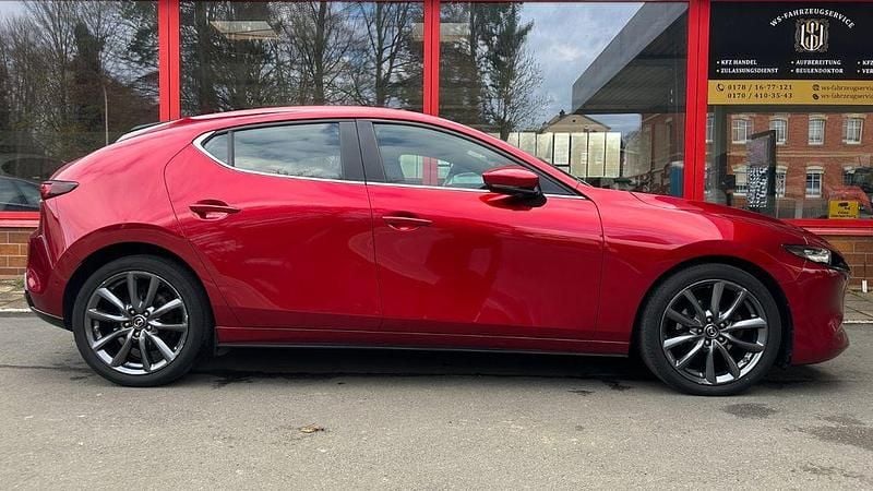 Gebraucht Mazda 3 Selection 122 PS (89 kW) 2019 Rot Limousine
