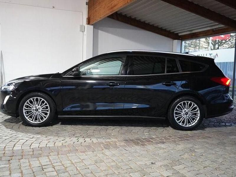 Gebraucht Ford Focus Titanium 125 PS (91 kW) 2020 Schwarz Kombi