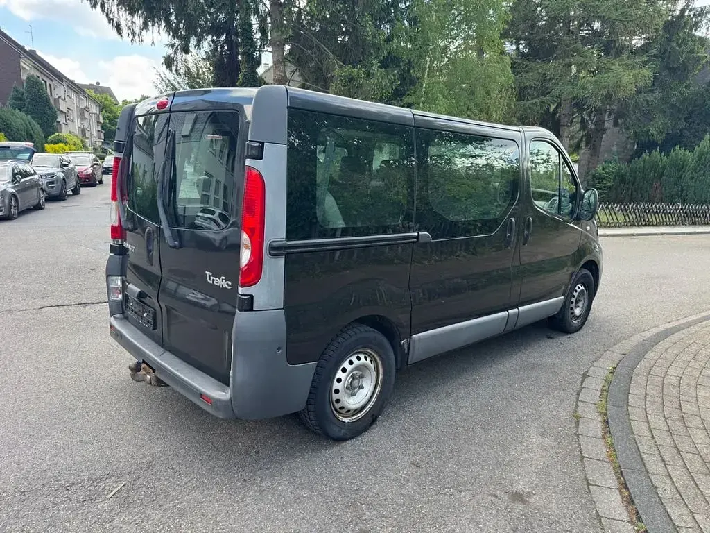 Brugt Renault Trafic 90 HK (66 kW) 2007 Sort MPV