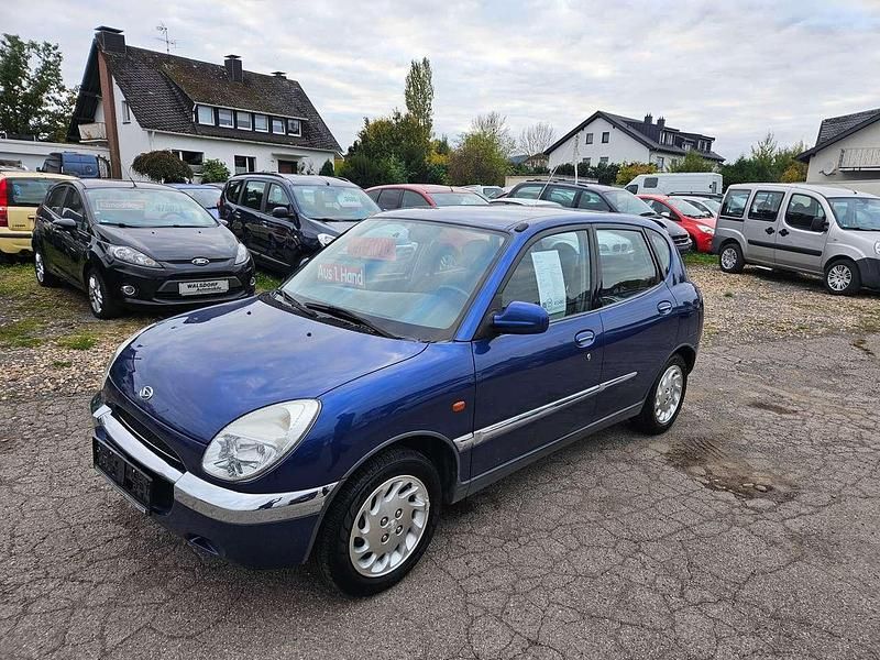 Blau Gebraucht 1999 Daihatsu Sirion Plus Kleinwagen | 2.490 € (Fairer Preis) - Bild 1/4