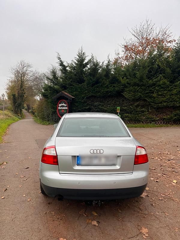 Gebraucht Audi A4 130 PS (95 kW) 2001 Silber Limousine