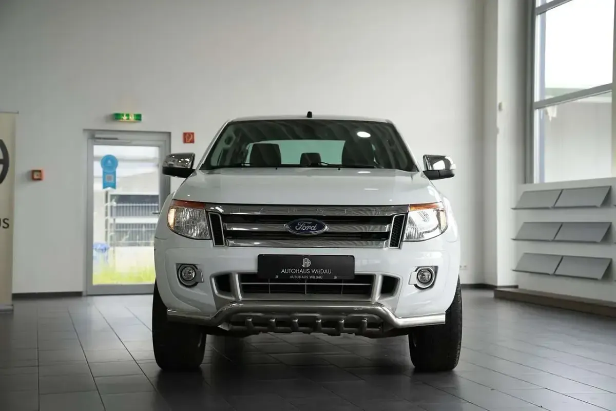 Gebraucht Ford Ranger Limited 150 PS (110 kW) 2015 Frostweiß Pickup