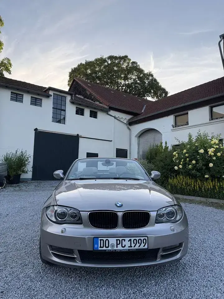 Gebraucht BMW 118 Cabriolet 143 PS (105 kW) 2010 Silber Cabrio