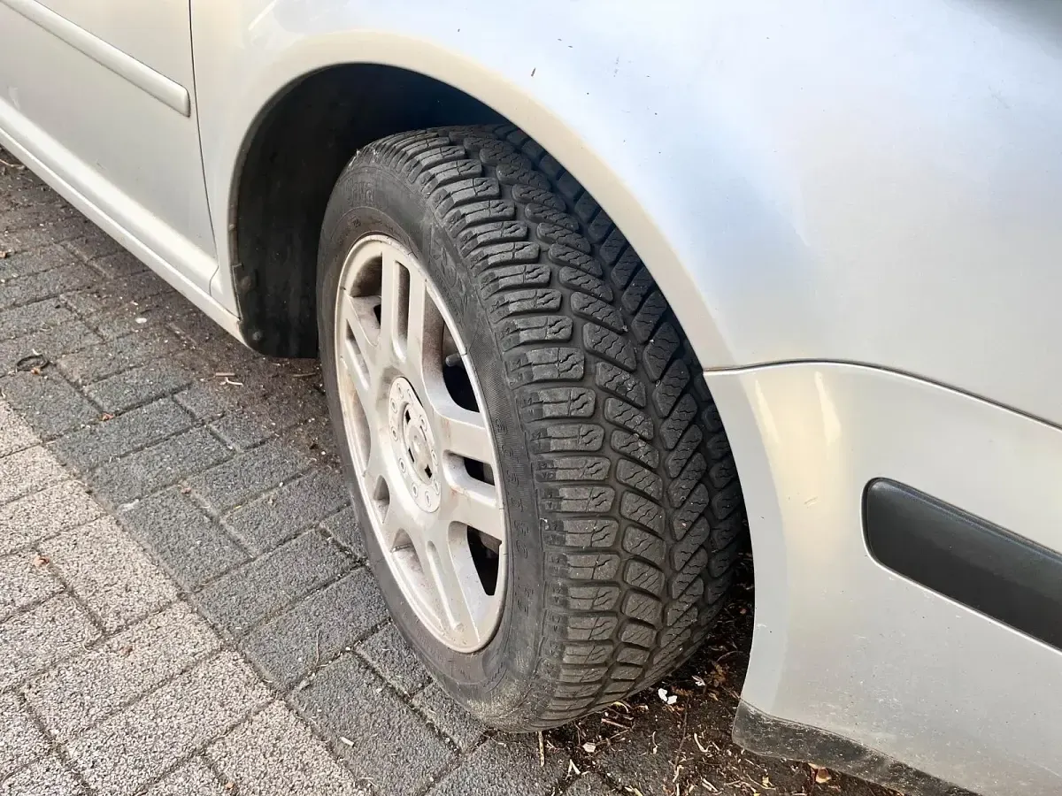 Gebraucht VW Golf IV 75 PS (55 kW) 2001 Silber Limousine