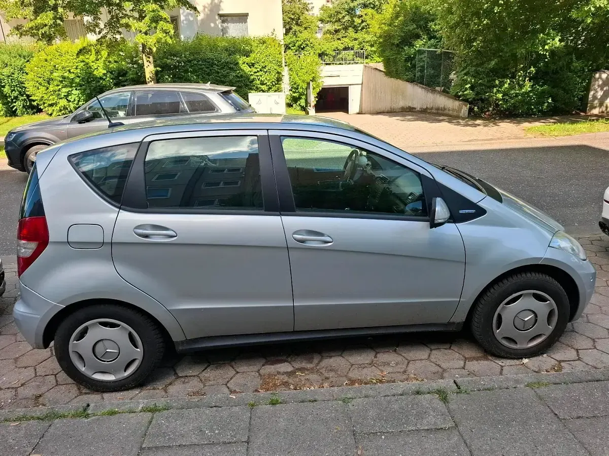 Gebraucht Mercedes A160 80 PS (58 kW) 2011 Silber Limousine