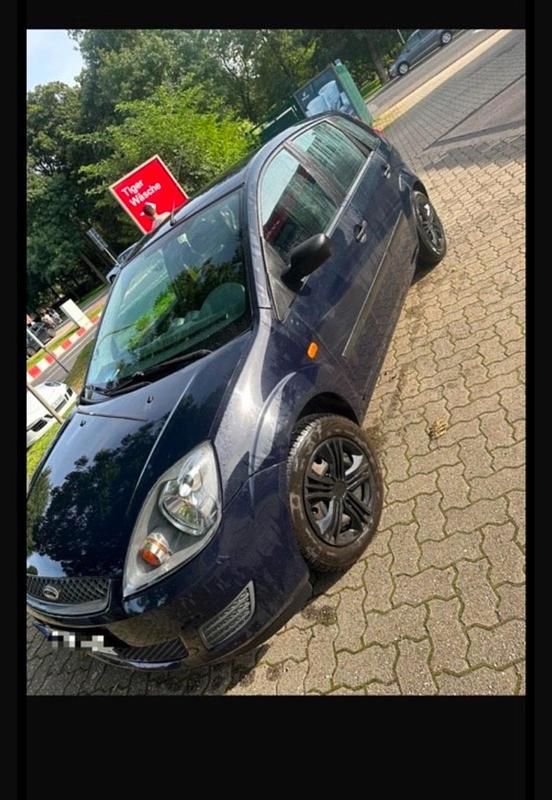 Gebraucht Ford Fiesta 90 PS (66 kW) 2007 Blau Kleinwagen