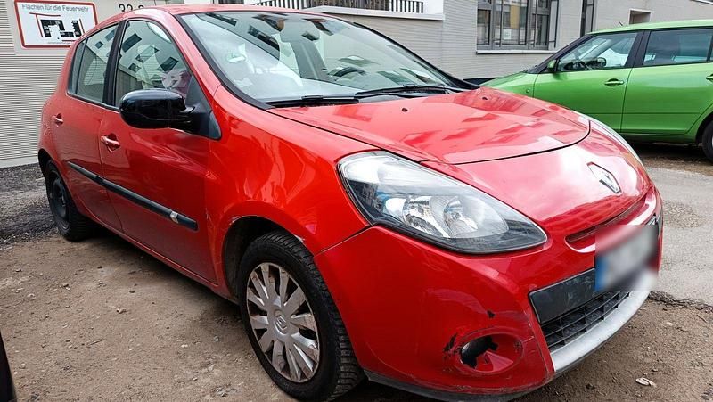 Gebraucht Renault Clio IV Life 73 PS (53 kW) 2012 Rot Kleinwagen