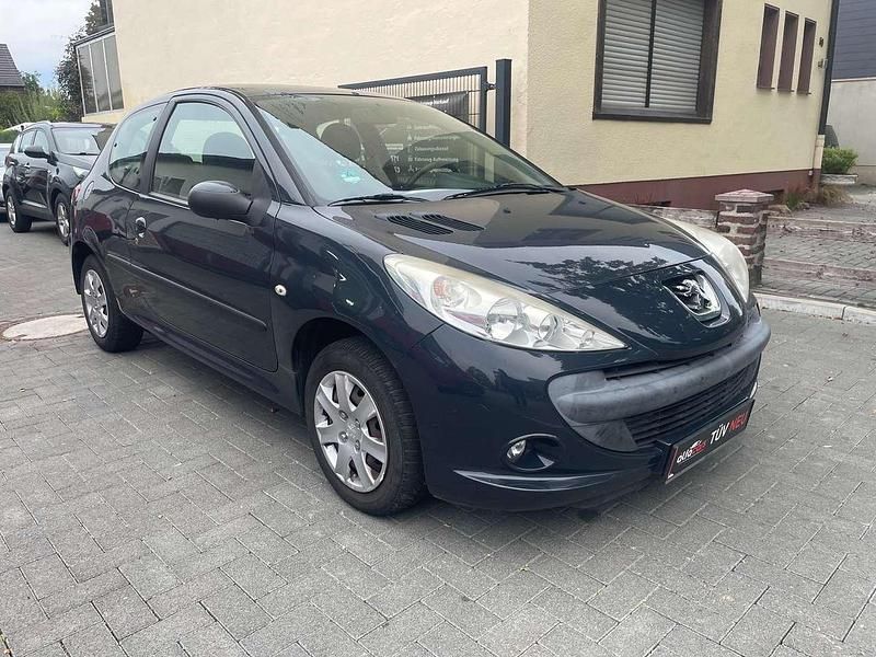Gebraucht Peugeot 206+ Basis 60 PS (44 kW) 2009 Schwarz Kleinwagen