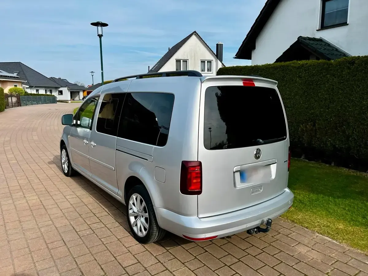 Gebraucht VW Caddy Maxi 140 PS (102 kW) 2014 Silber Van / Kleinbus