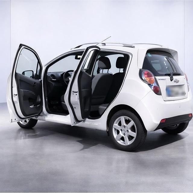 Gebraucht Chevrolet Spark LS 68 PS (50 kW) 2010 Weiß Kleinwagen