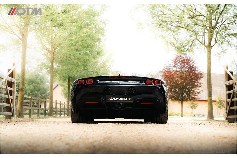 Gebraucht Ferrari SF90 999 PS (734 kW) 2024 Blau Cabrio