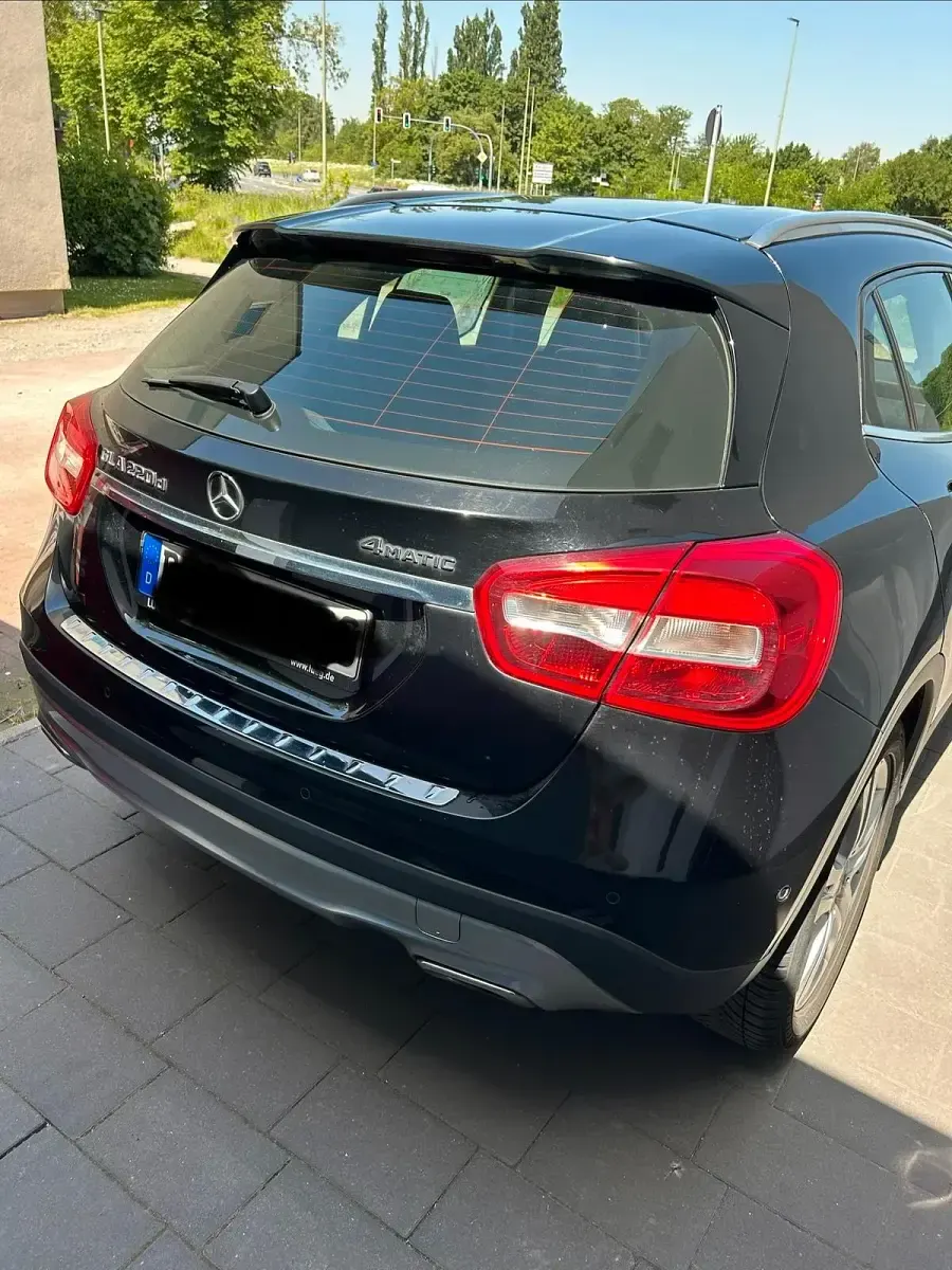 Gebraucht Mercedes GLA220 177 PS (130 kW) 2016 Schwarz SUV