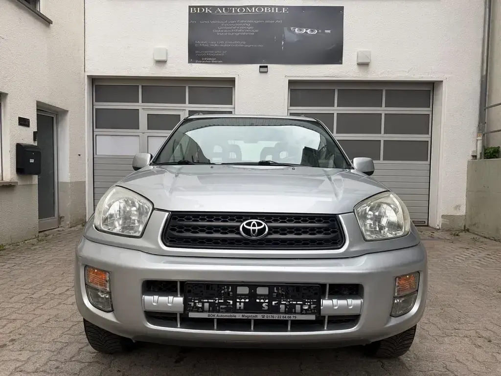 Gebraucht Toyota RAV4 125 PS (91 kW) 2003 Silber SUV