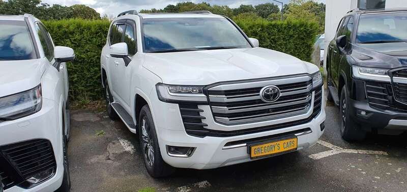 Gebraucht Toyota Land Cruiser 303 PS (222 kW) 2023 Eminent white sparkling specia SUV