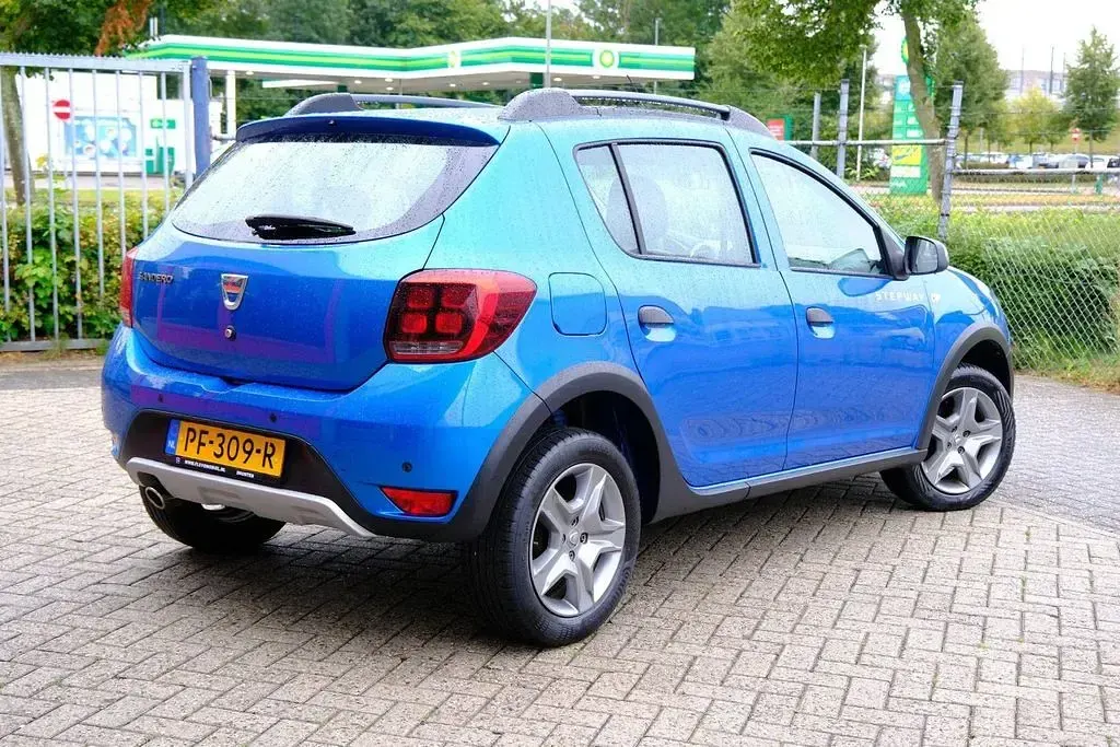 Gebraucht Dacia Sandero Stepway 90 PS (66 kW) 2017 Blau Limousine