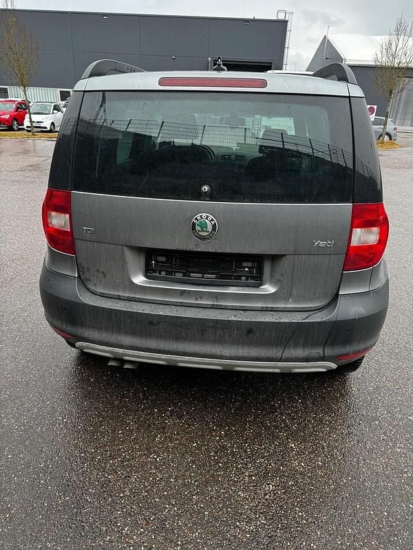 Gebraucht Skoda Yeti 140 PS (102 kW) 2012 Grau SUV
