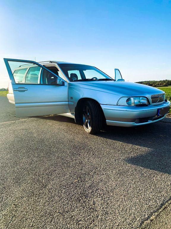 Silber Gebraucht 1997 Volvo V70 Kombi | 950 € (Superpreis) - Bild 1/4