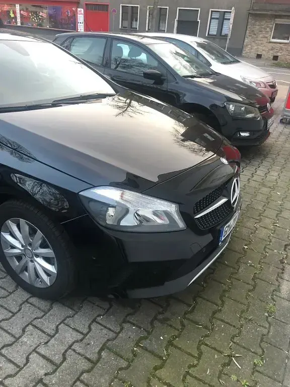 Gebraucht Mercedes A200 136 PS (100 kW) 2015 Schwarz Limousine